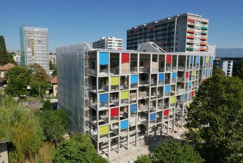 Chronique radio sur le nouvel immeuble en paille de Genève