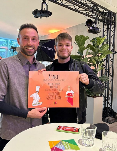 Alles Gut ! - Gemüse Kebab reçoit le prix du public du concours "À table !"